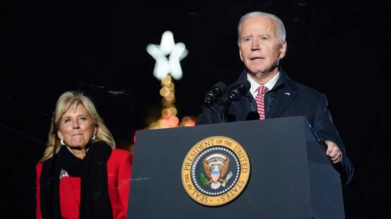 Presiden Biden Nyalakan Lampu Pohon Natal Nasional