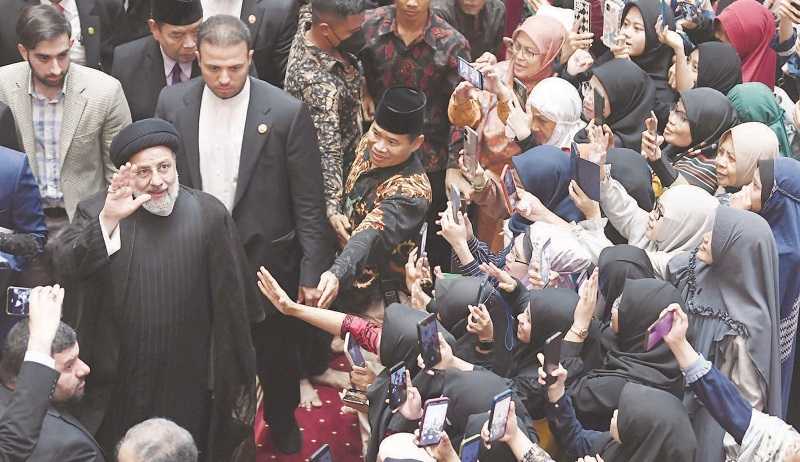 PRESIDEN IRAN KUNJUNGI MASJID ISTIQLAL