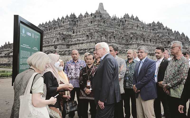 PRESIDEN JERMAN KUNJUNGI CANDI BOROBUDUR