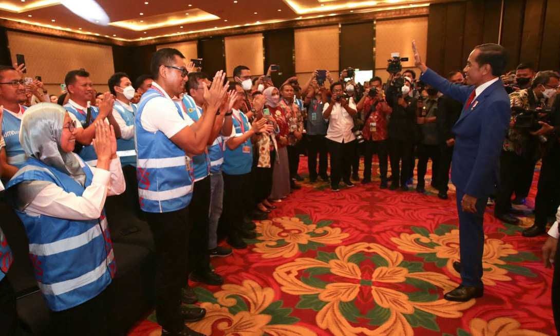 Presiden Jokowi Apresiasi Kerja Keras Seluruh Pihak, Angkat Jempol Untuk PLN