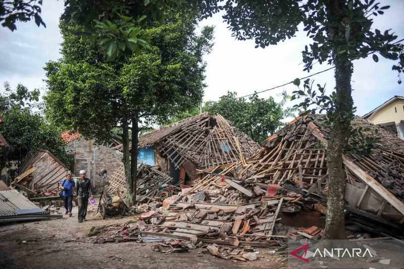 Presiden Jokowi Gunakan Jalur Darat ke Cianjur untuk Pastikan Penanganan Korban Gempa Berjalan Baik