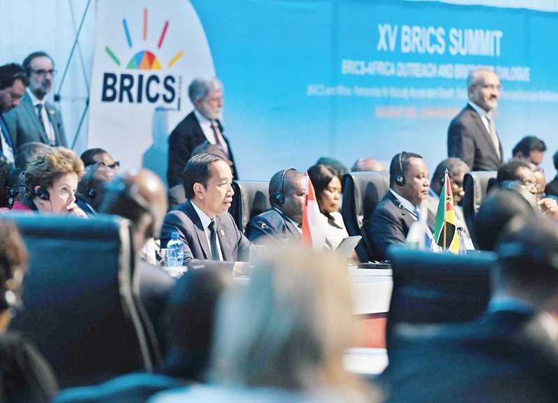 PRESIDEN JOKOWI HADIRI KTT BRICS