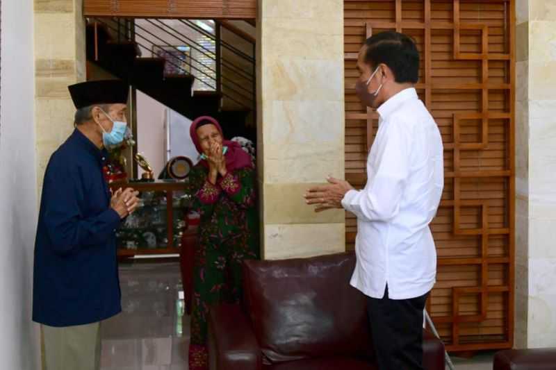 Presiden Jokowi Jenguk Buya Syafii Ma'arif, Ketum Muhammadiyah Ucapkan Terima Kasih dan Mendoakan