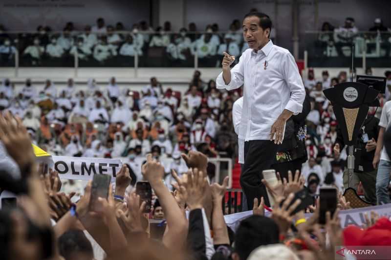 Presiden Jokowi Persilakan Siapa Pun untuk Tafsirkan Soal Pemimpin Rambut Putih