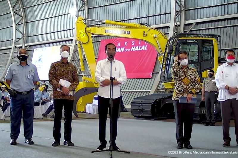 Presiden Jokowi Tinjau Vaksinasi Booster di Sejumlah Kawasan Industri