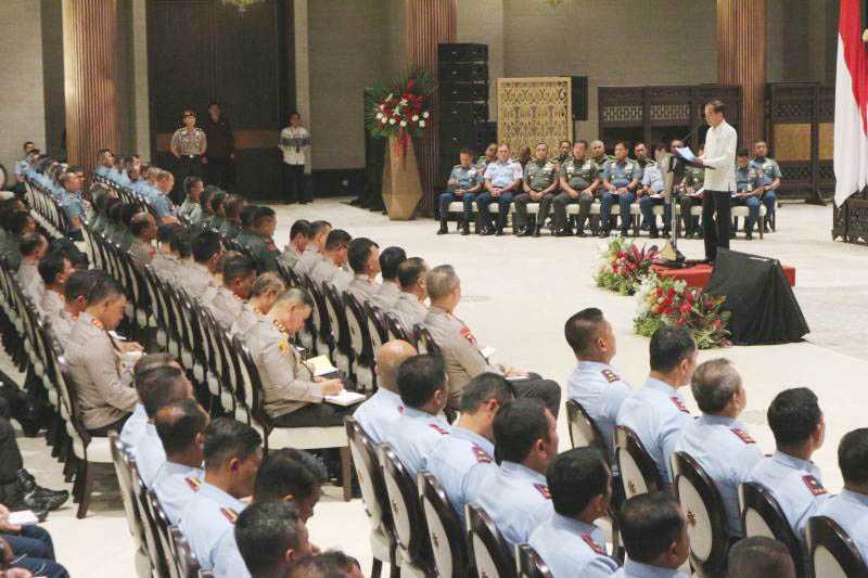 Presiden Minta TNI/Polri Lindungi Perempuan-Anak