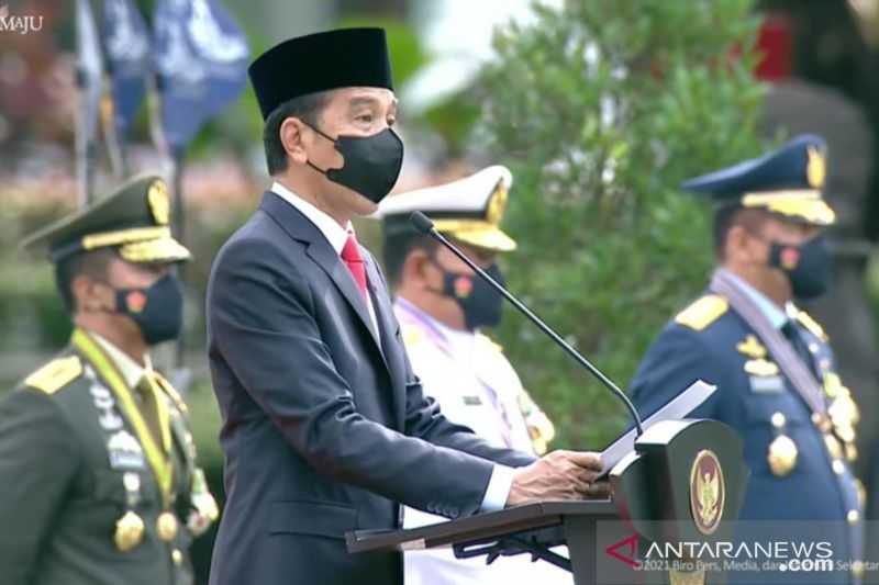 Presiden Sapa Prajurit yang Tengah Bertugas pada HUT ke-76 TNI