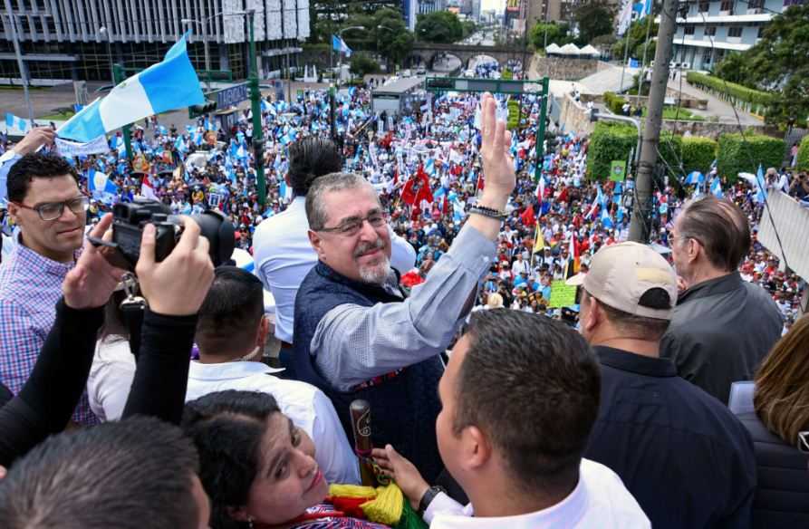 Presiden Terpilih Guatemala Pimpin Aksi Demo Anti-korupsi