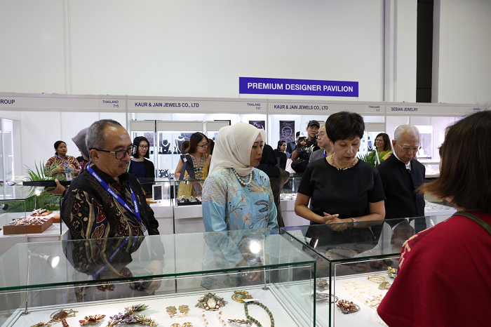 Produk Perhiasan Indonesia Pukau Publik Singapura