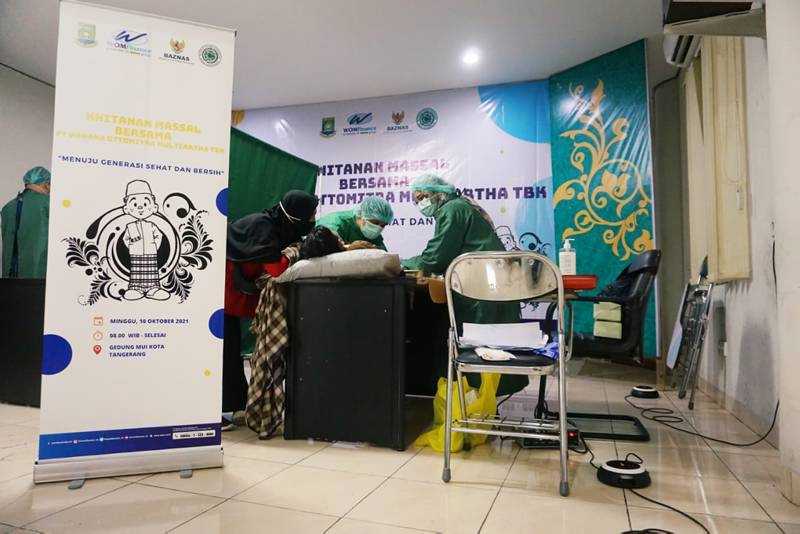 Program Khitanan Massal WOM Finance bersama BAZNAS