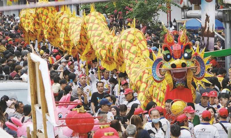 PROSESI NAGA BUKA MATA SAMBUT PERAYAAN CAP GO MEH