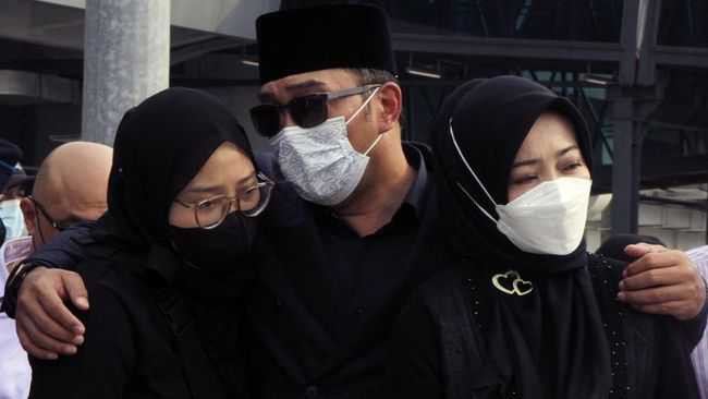 Prosesi Pemakaman Eril Penuh Haru, Ridwan Kamil Sampaikan Permintaan Maaf kepada Warga Bandung karena Hal Ini