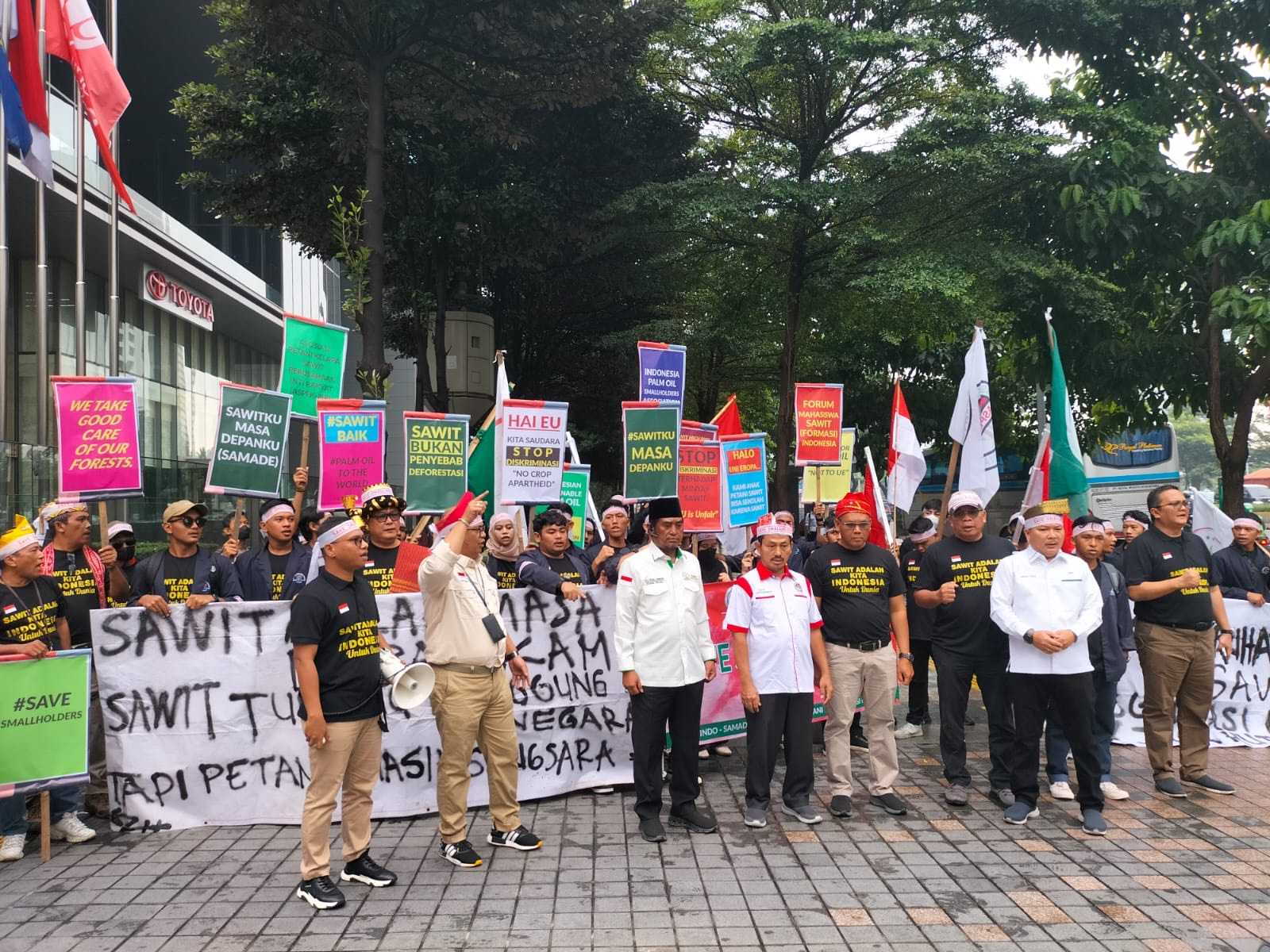 Protes UU Deforestasi, Petani Sawit Indonesia Demo Kedubes UE