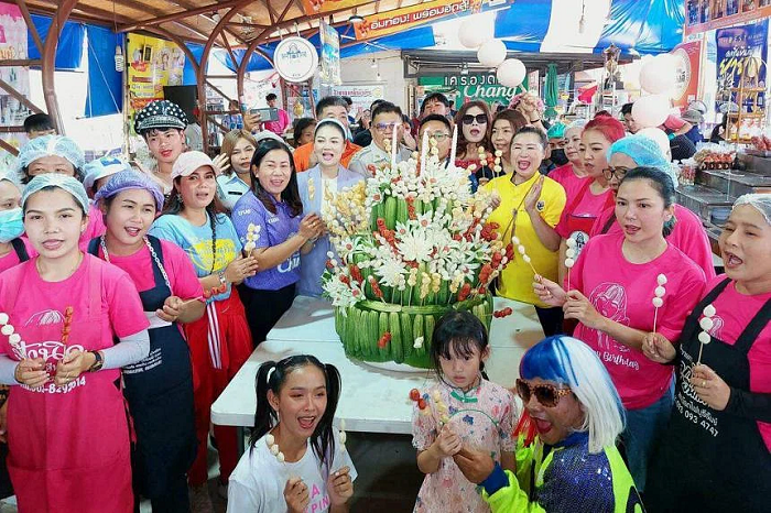 Provinsi di Thailand Bagikan 500kg Bakso untuk Rayakan Ulang Tahun Lisa Blackpink