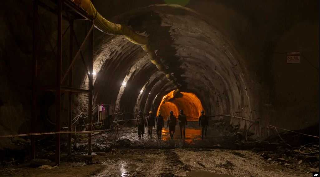Proyek Terowongan Raksasa Runtuh, 9 Pekerja Ditemukan Tewas Terjebak Reruntuhan di Kashmir