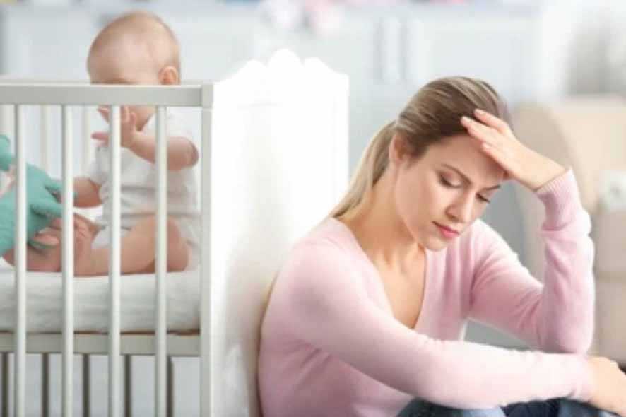 Psikolog Jelaskan Perbedaan Depresi Postpartum & Sindrom Baby Blues