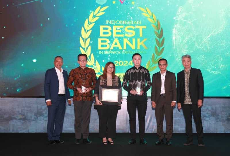 PT Bank Danamon Indonesia Tbk (Danamon), menerima penghargaan 21st Infobank Banking Service Excellence 2024 1