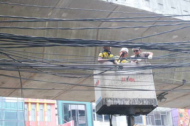 PT JIP dan Dinas Bina Marga Relokasi Kabel Udara di Daerah Jakarta Selatan