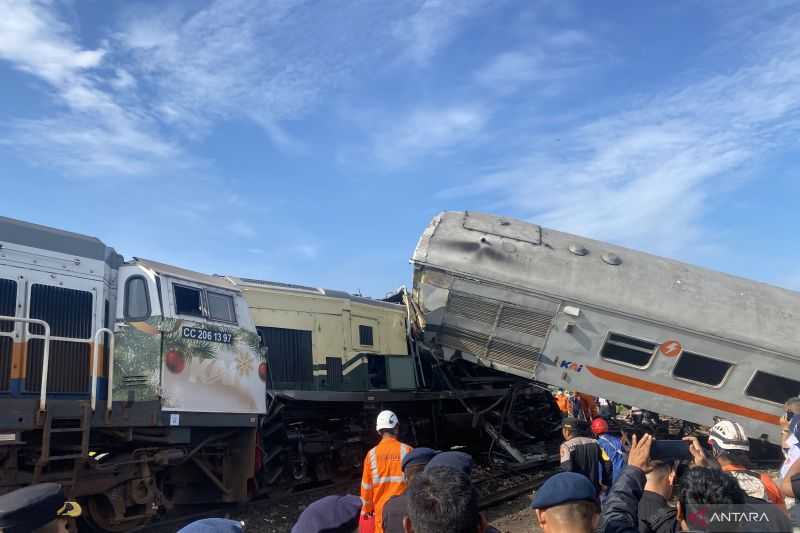 PT KAI Pastikan 478 Penumpang Selamat dalam Kecelakaan Kereta di Bandung
