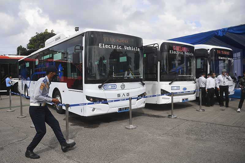 PT Transjakarta Uji Coba Bus Listrik