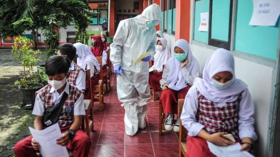 PTM Harus Diawasi Ditengah Ancaman Gelombang Ketiga, Kasus Covid-19 Naik di Bandung