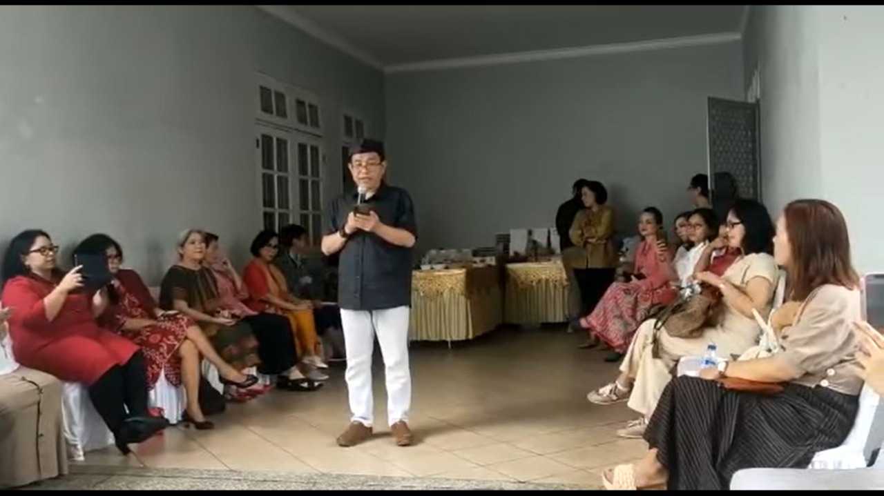 Puisi Denny JA Warnai Perayaan Natal Komunitas Lintas Agama di Indonesia