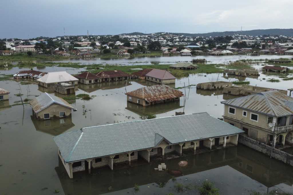 Puluhan Ribu Orang Mengungsi dari Banjir Nigeria 1