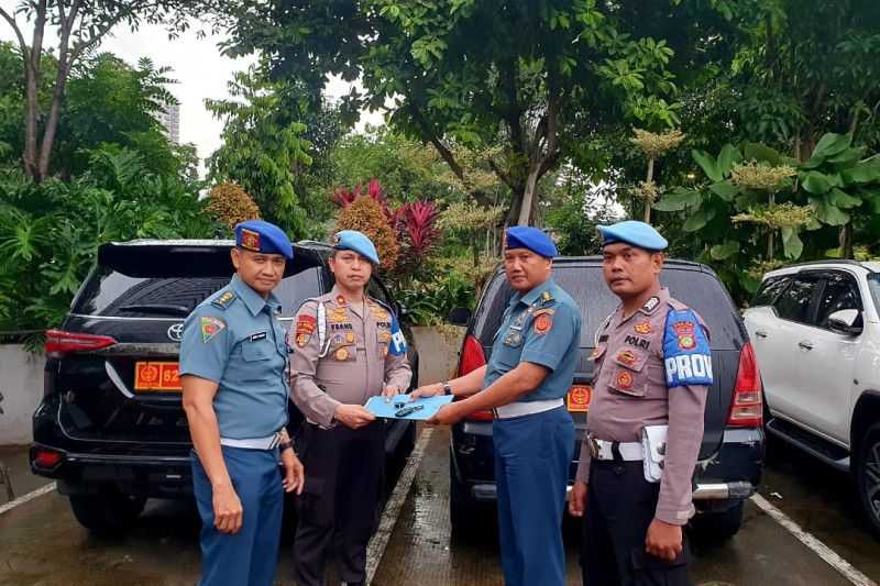 Puspom TNI Serahkan Mobil Berpelat Dinas Palsu ke Polda Metro