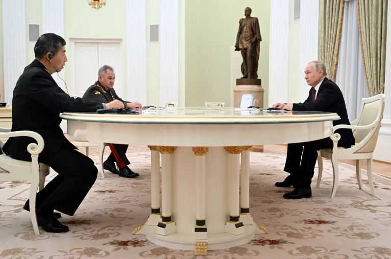 Putin Bertemu Menteri Pertahanan Tiongkok di Moskow