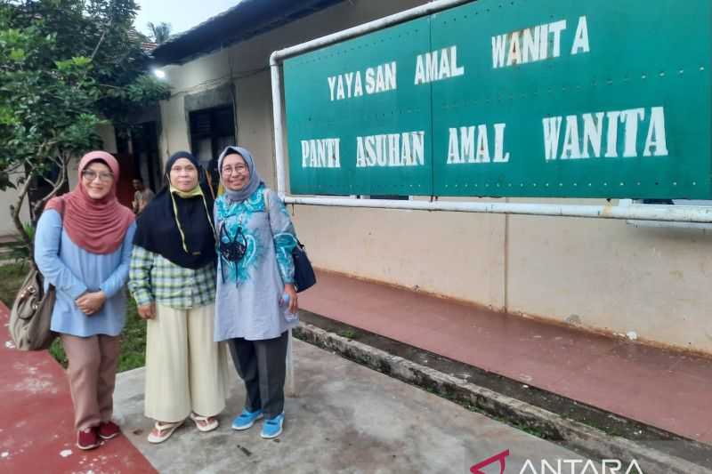 PWI Bersama IKWI Kirim Bantuan ke Yayasan Amal Wanita di Tangsel