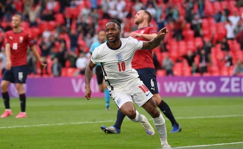 Raheem Sterling Tak Mau Dibarter dengan Harry Kane