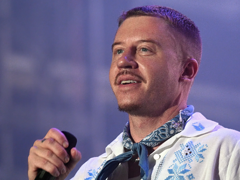 Rapper Macklemore Batal Tampil di Dubai Karena Keterlibatan UAE dalam Krisis Sudan