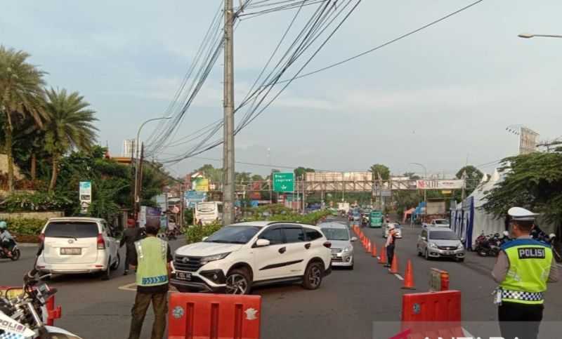 Ratusan Kendaraan Diputar Balik di Jalur Puncak saat Ganjil-Genap