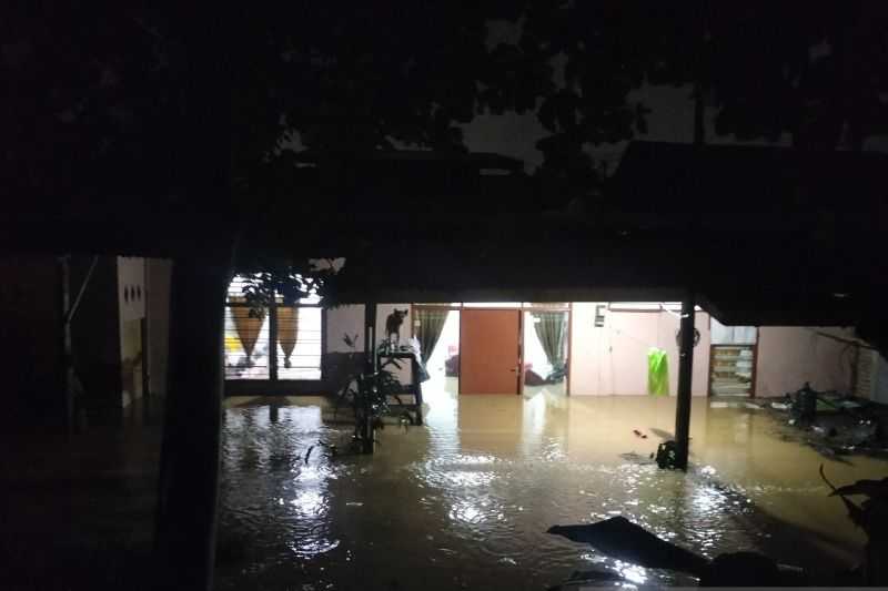 Ratusan Rumah Warga di Kurao Pagang, Kota Padang Terendam Banjir