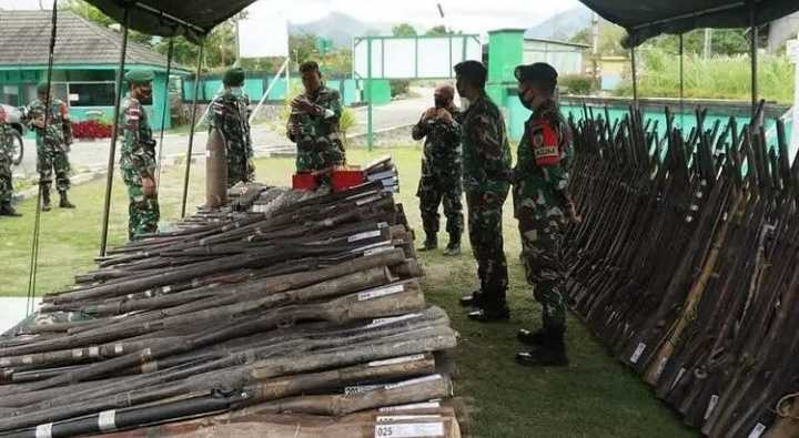 Ratusan Senapan, Amunisi dan Bahan Peledak Berhasil Diamankan Satgas Yonarmed Kostrad