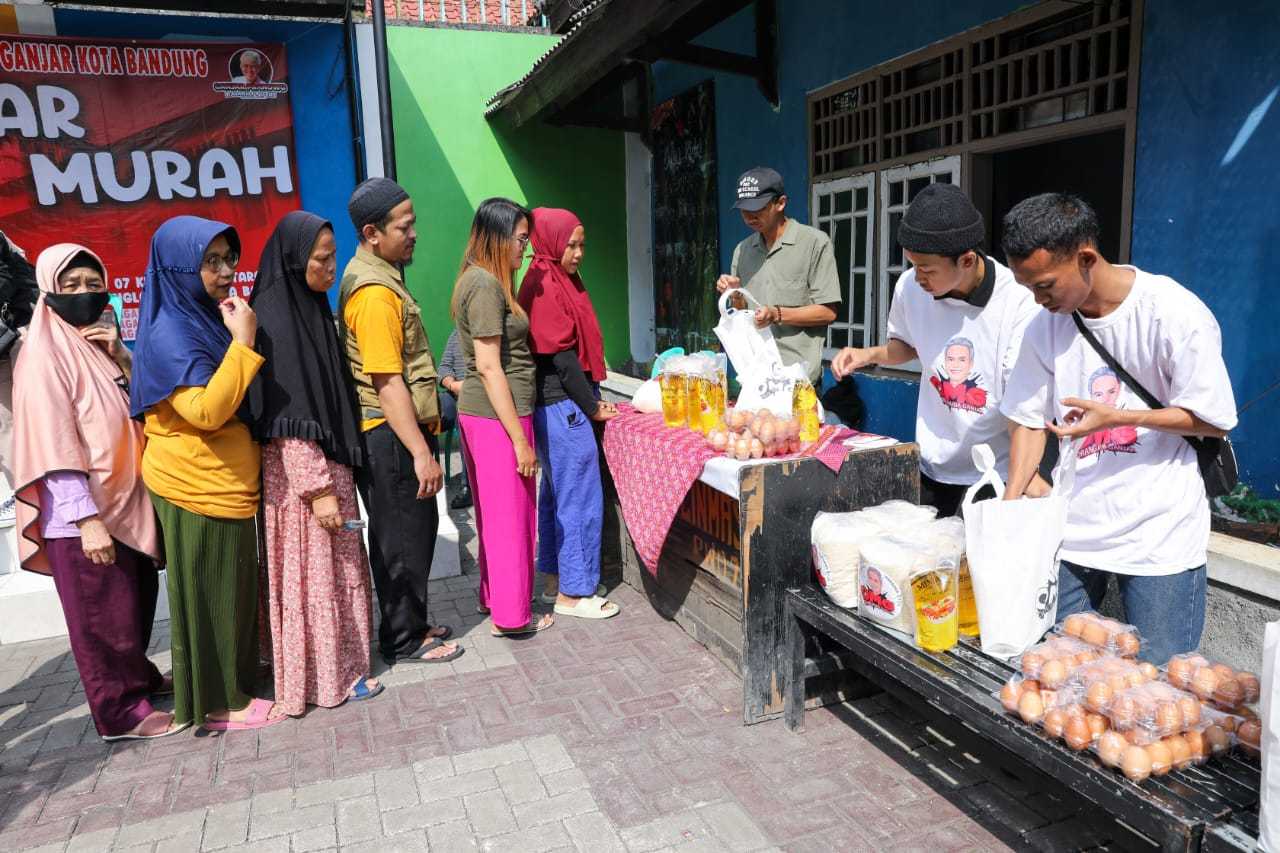 Ratusan Warga Bandung Antusias Berburu Pasar Murah 3