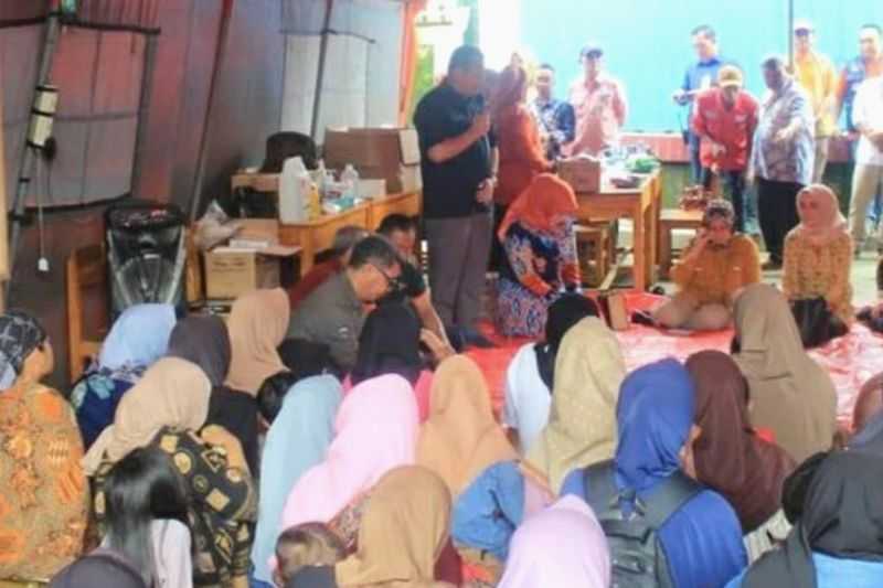 Ratusan Warga Purwakarta Masih Mengungsi Akibat Longsor