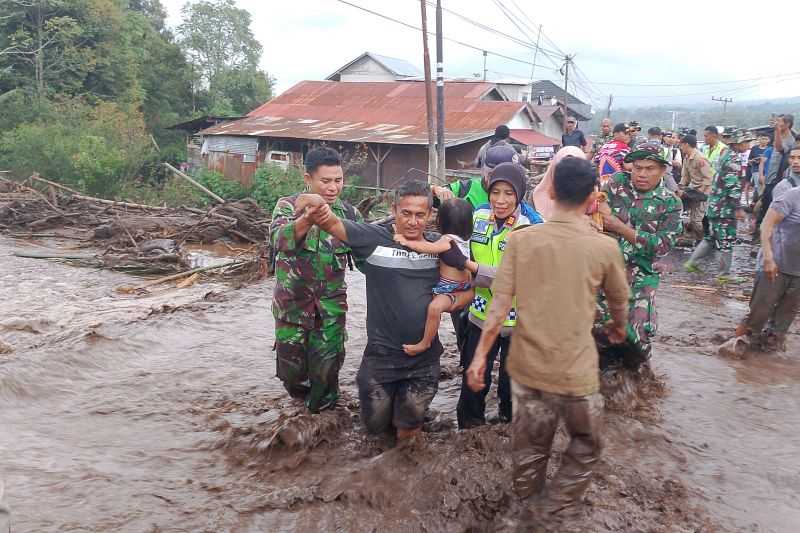 Ratusan Warga Terdampak Banjir Lahar Dingin Gunung Marapi Sumbar