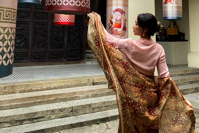 Rayakan Hari Batik Nasional, 31 Peserta Ramaikan Kontes Pose Batik Indonesia di Hanoi