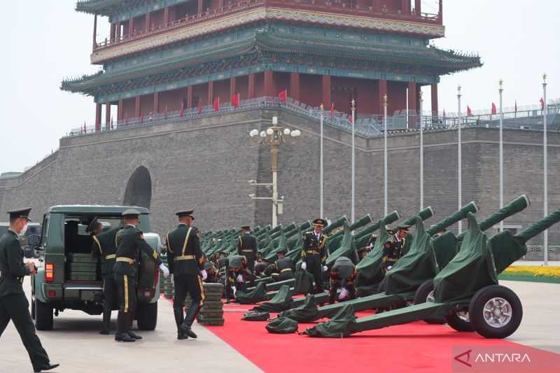 Rayakan Hari Jadi, Militer Tiongkok Pamer Senjata untuk Peringatkan Taiwan dan AS