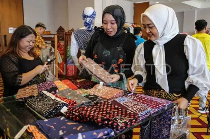 Rekomendasi Liburan Akhir Pekan, Ada Pameran Batik hingga Synchronize Fest 2024