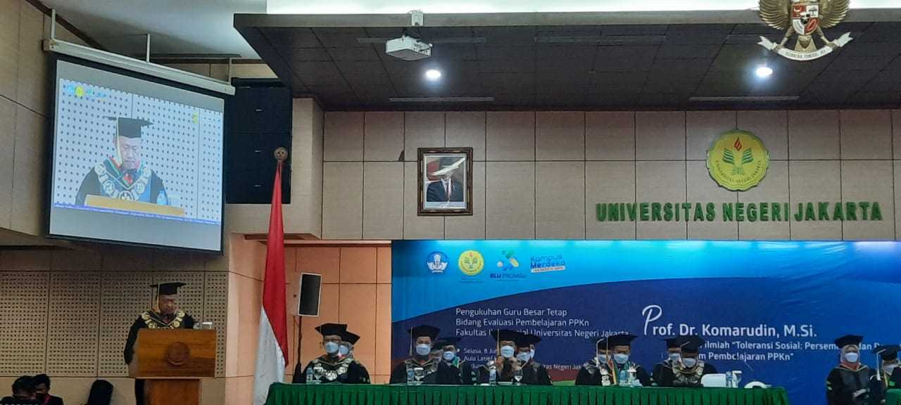 Rektor UNJ Dikukuhkan Sebagai Guru Besar