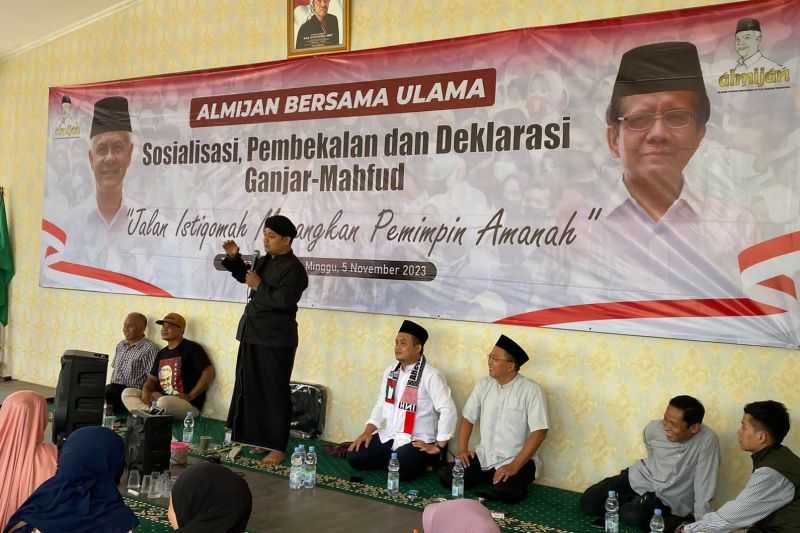 Relawan Sosialisasikan Rekam Jejak Pasangan Ganjar-Mahfud