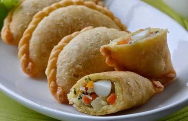 Resep Membuat Pastel Isi Kentang Kornet Dengan Mudah dan Praktis