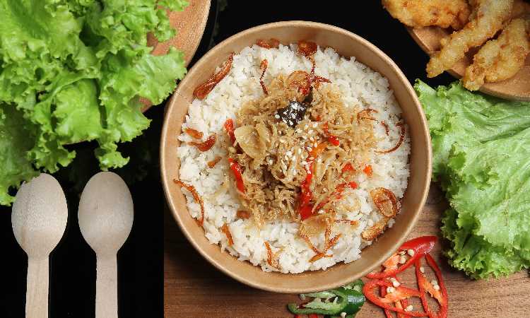 Resep Mudah Nasi Liwet Pakai Rice Cooker, Cocok untuk Anak Kosan