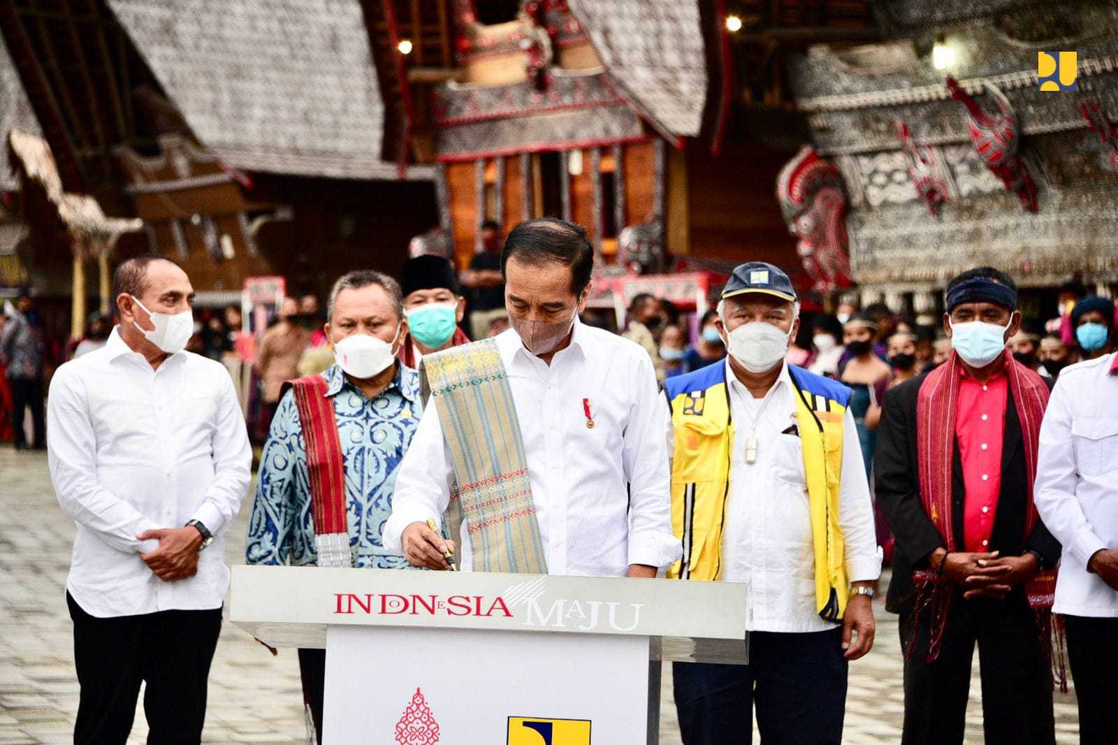 Resmikan Penataan Kampung Ulos Hutaraja dan Huta Siallagan di Samosir, Presiden Jokowi Apresiasi Program Revitalisasi Kawasan Budaya