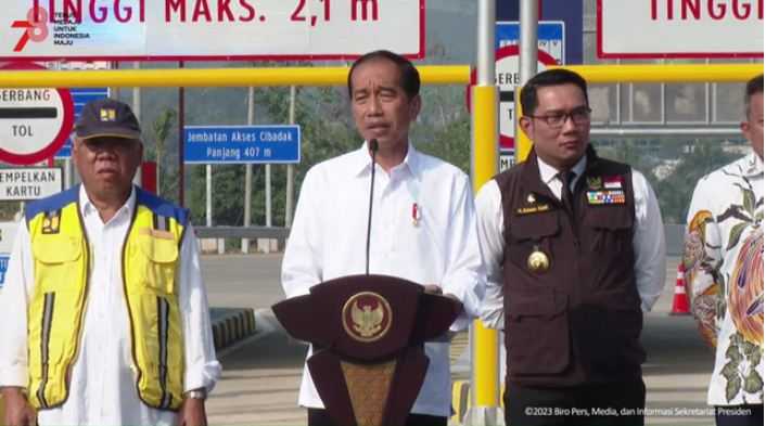 Resmikan Tol Bocimi Seksi 2, Jokowi Harap Investasi Jabar Meningkat