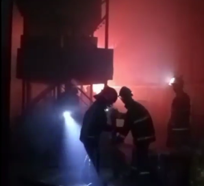 Respon Cepat Pemadam Kebakaran, Gudang Circle K Indonesia Terbakar dan Belum Dipastikan Penyebabnya