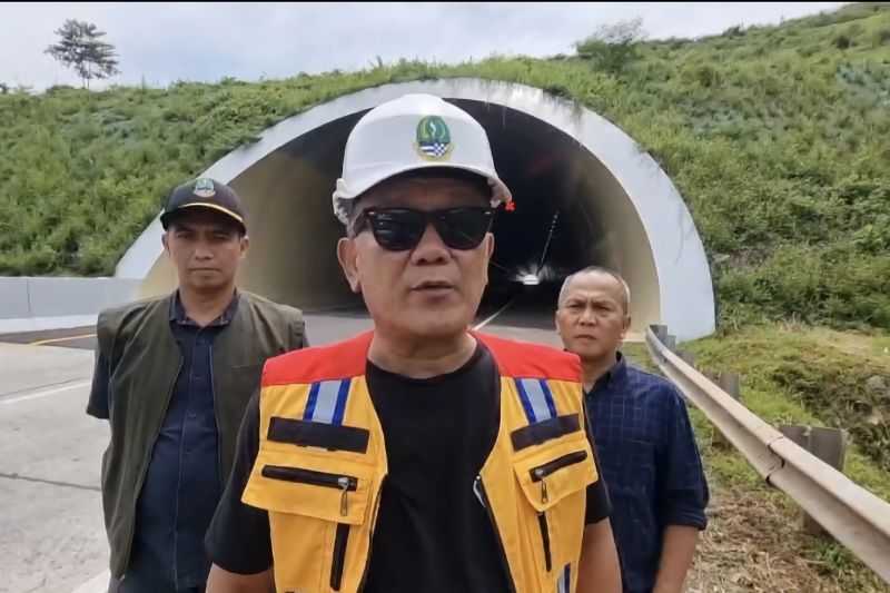 Retak akibat Gempa, Menteri PUPR Pastikan Terowongan Tol Cisumdawu Masih Aman Dilalui