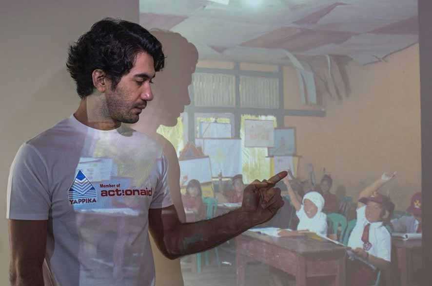 Reza Rahadian Dorong Warga Majukan Pendidikan